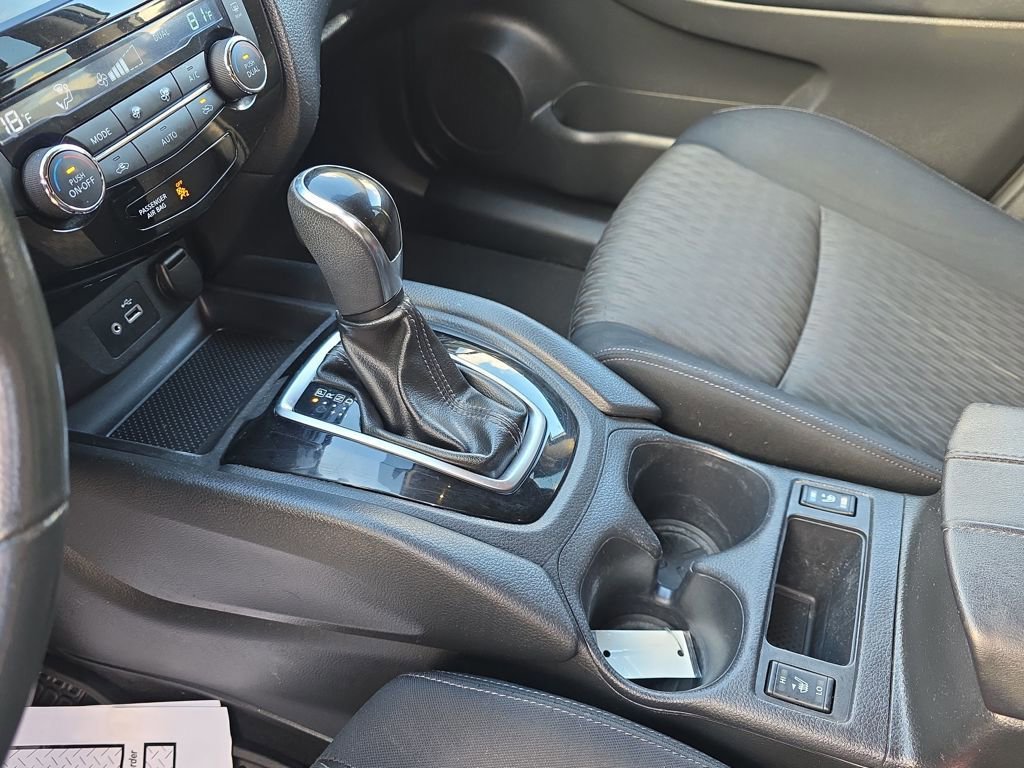 Used 2018 Nissan Rogue SV image 23