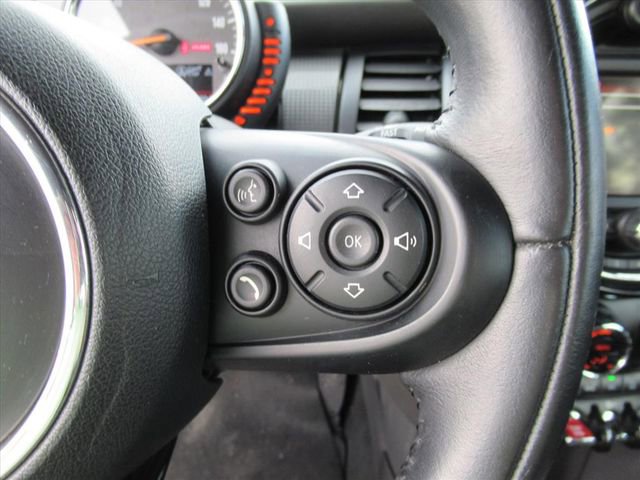 Used 2016 MINI Cooper Convertible image 18