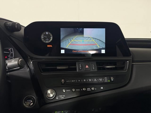 Used 2025 Lexus ES 300h w/ Premium Package FWD image 24