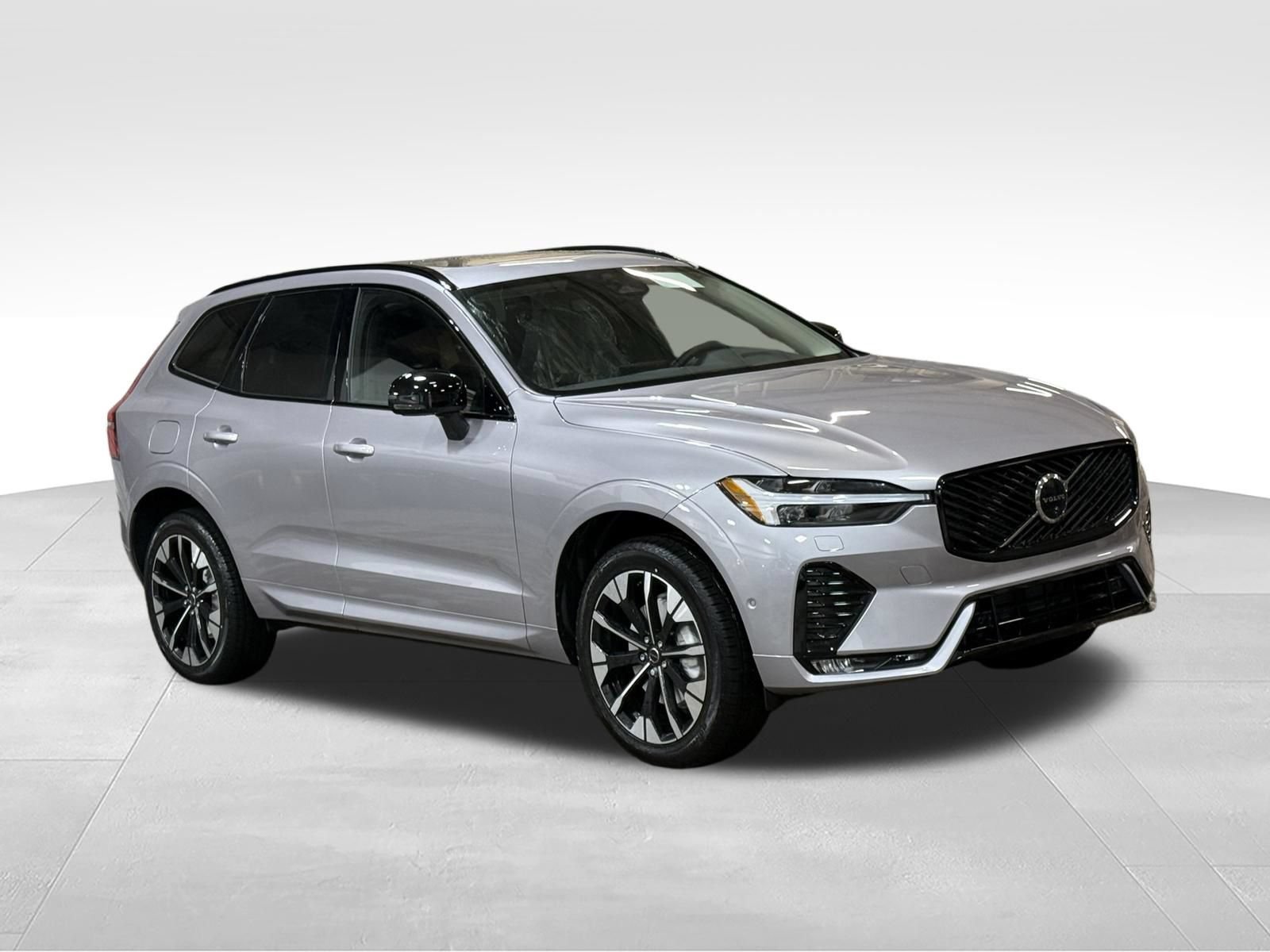 New 2026 Volvo XC60 B5 Plus w/ Protection Package Premier AWD/4WD image 8
