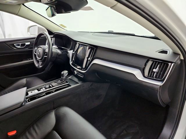 Used 2020 Volvo S60 T5 Momentum FWD image 17