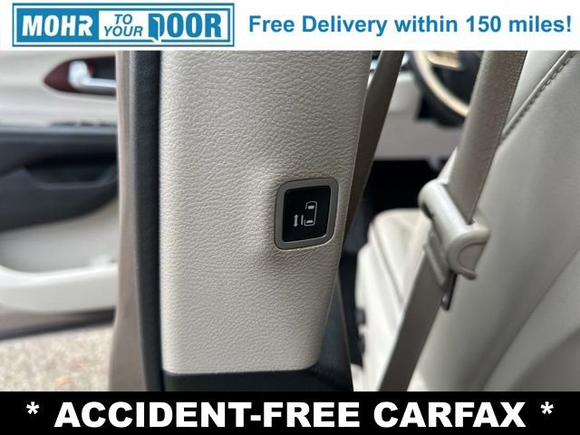 Used 2018 Chrysler Pacifica Limited image 33