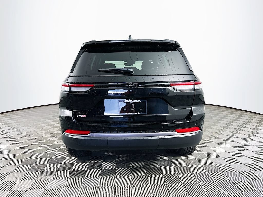 New 2026 Jeep Grand Cherokee Altitude AWD/4WD image 9
