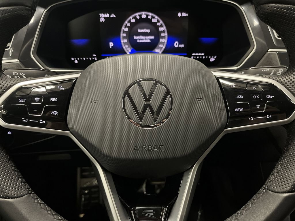 Used 2024 Volkswagen Tiguan SE R-Line image 16