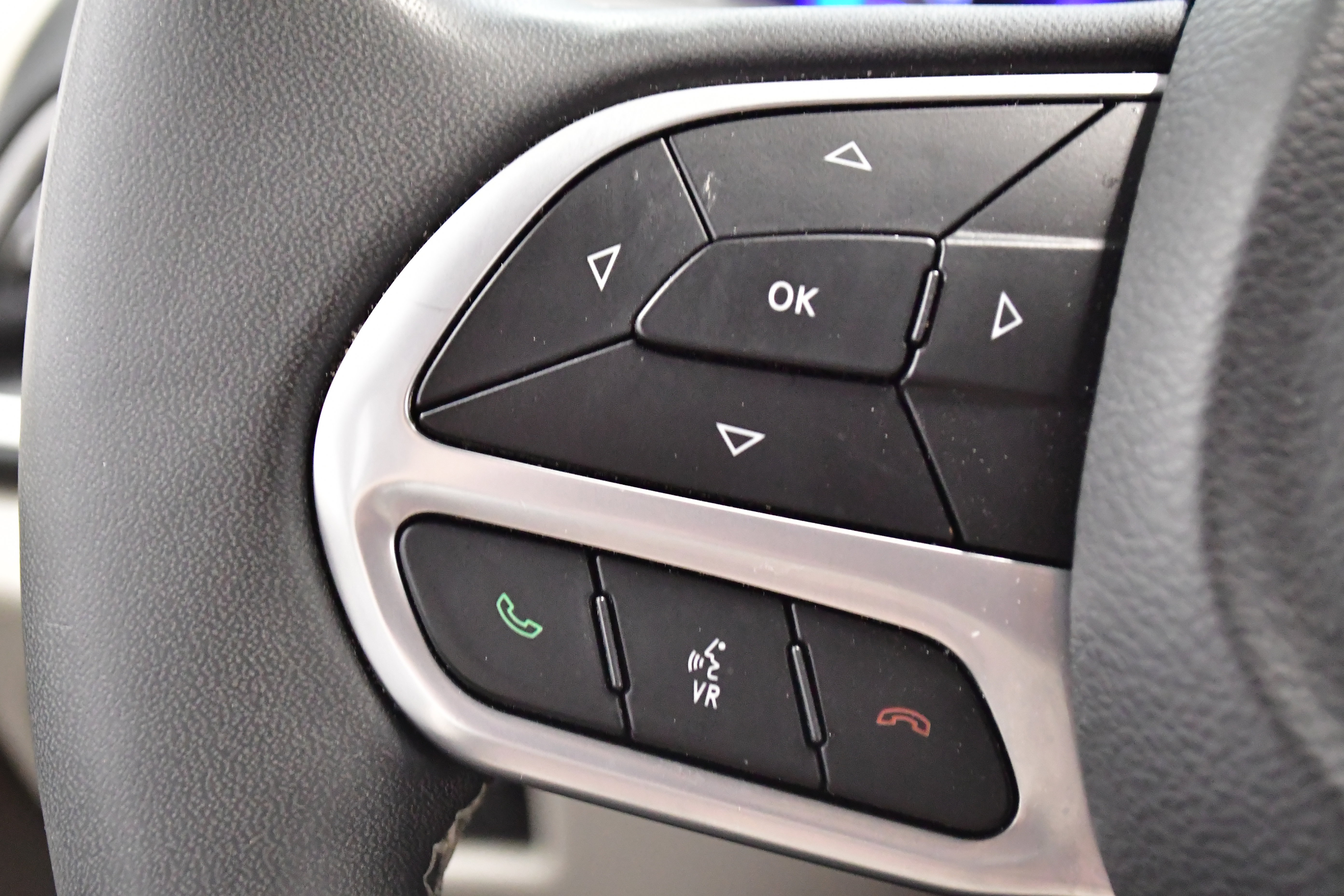 Used 2023 Chrysler Pacifica Touring-L FWD image 24