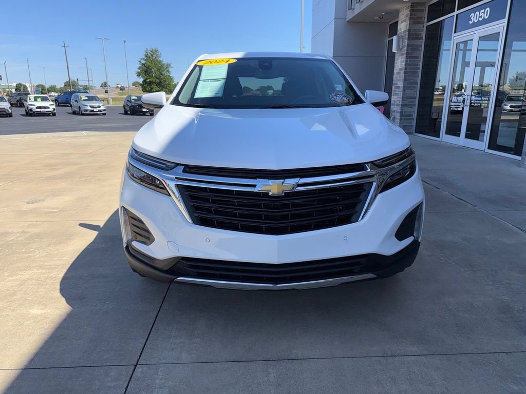 Used 2024 Chevrolet Equinox LT AWD/4WD image 4