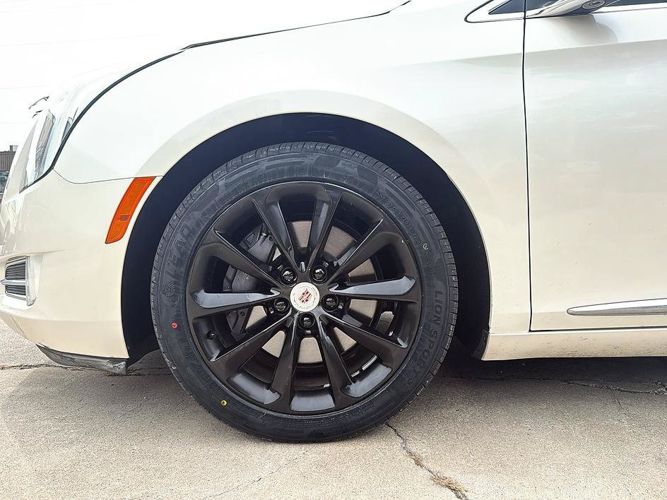 Used 2013 Cadillac XTS Luxury w/ Driver Awareness Package FWD image 23