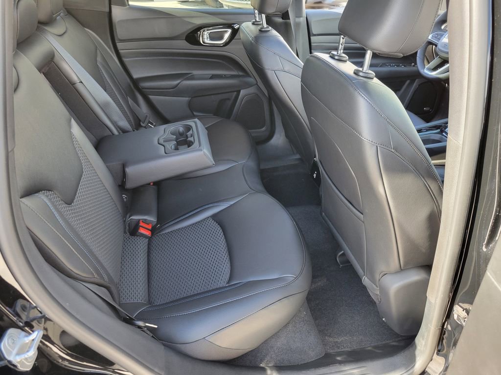 New 2026 Jeep Compass Latitude w/ Sun and Sound Group image 18