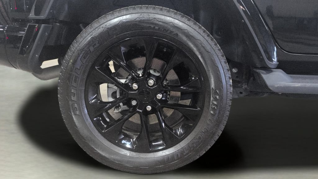 Used 2023 Jeep Wrangler Unlimited Sahara AWD/4WD image 28