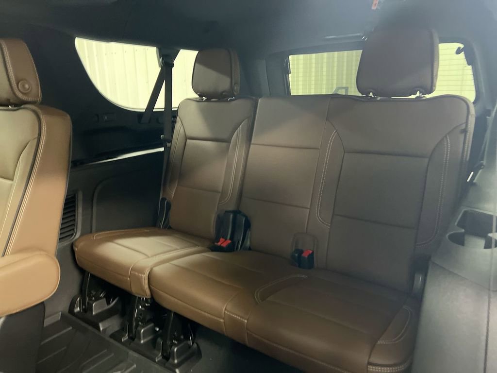 New 2026 Chevrolet Suburban High Country image 25