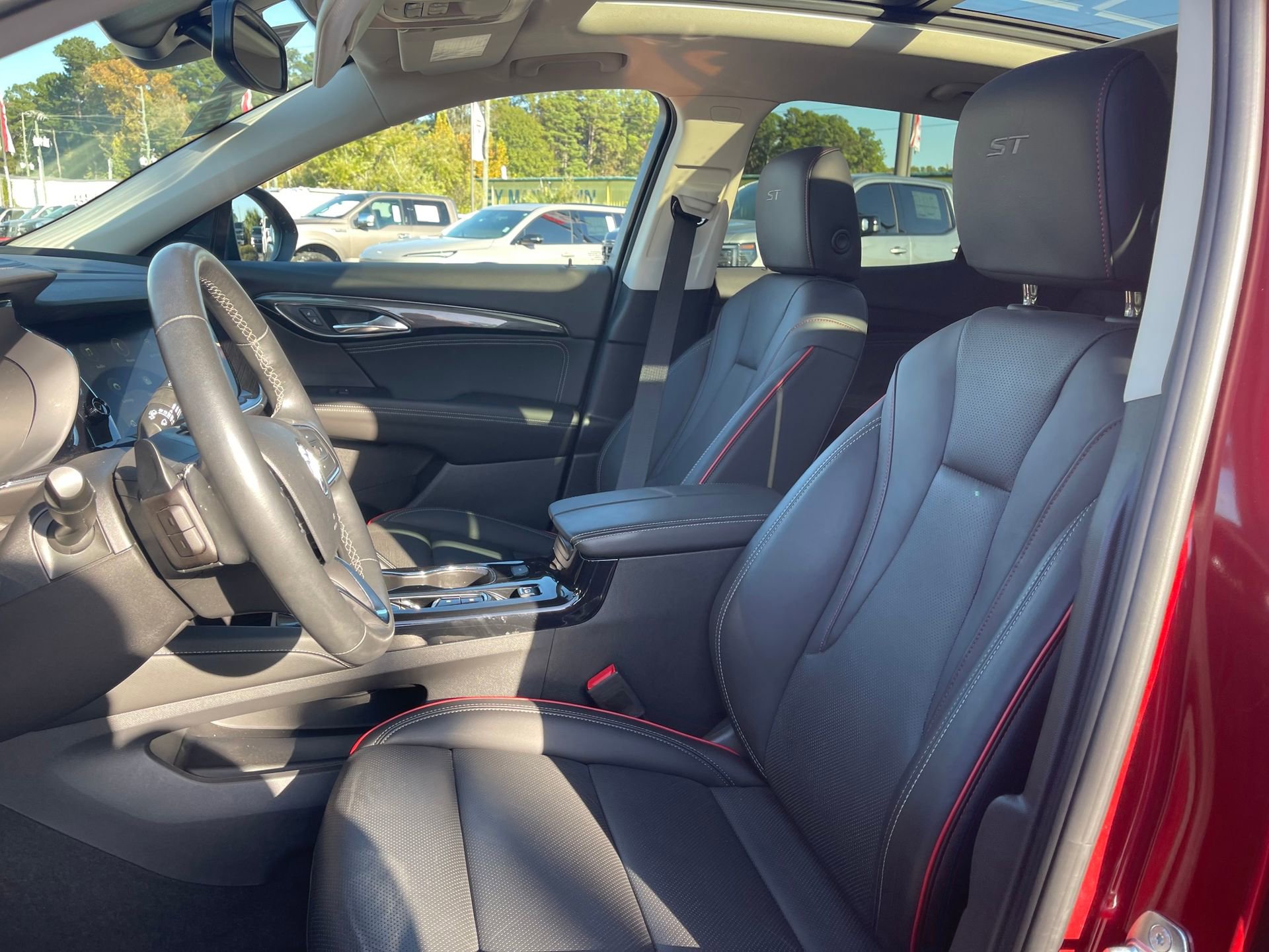 Used 2023 Buick Envision Essence w/ Sport Touring Package image 17