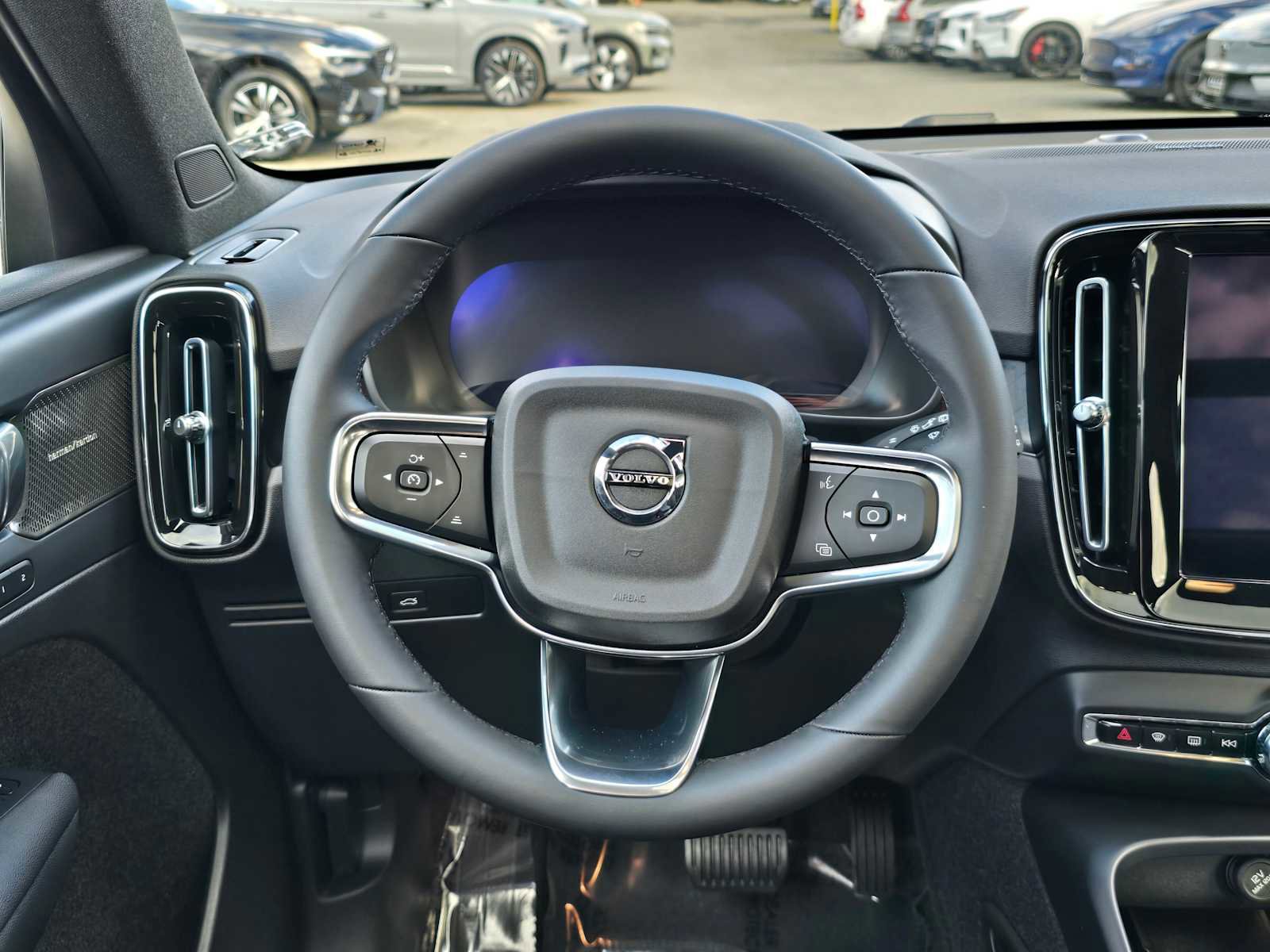 Used 2023 Volvo XC40 Recharge Ultimate w/ Protection Package Premier image 19