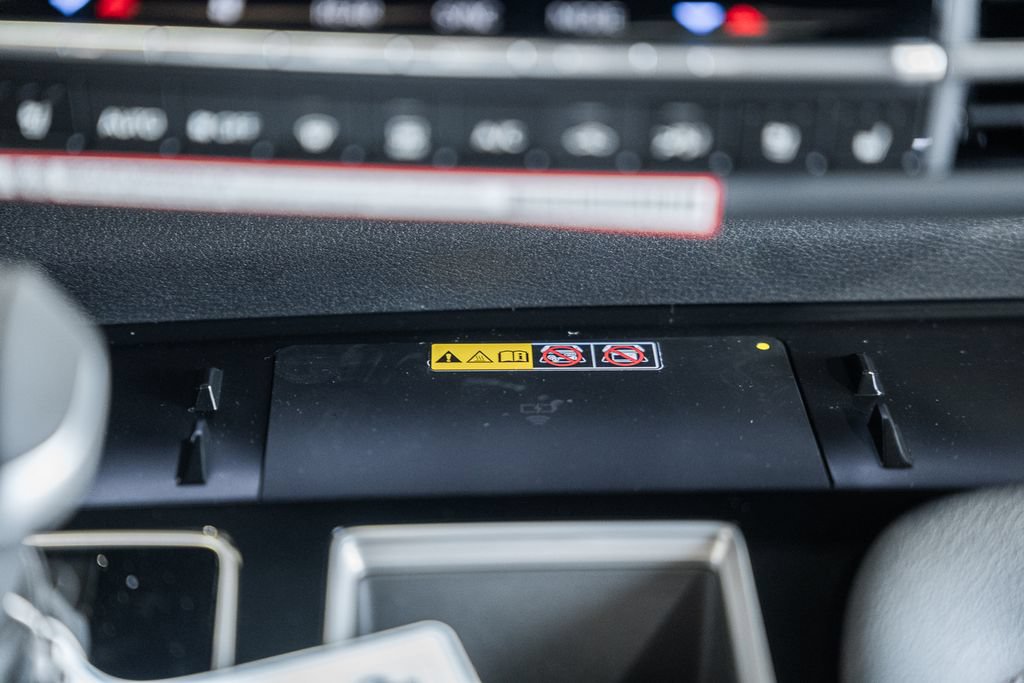 New 2026 Toyota Sienna Platinum AWD/4WD image 25