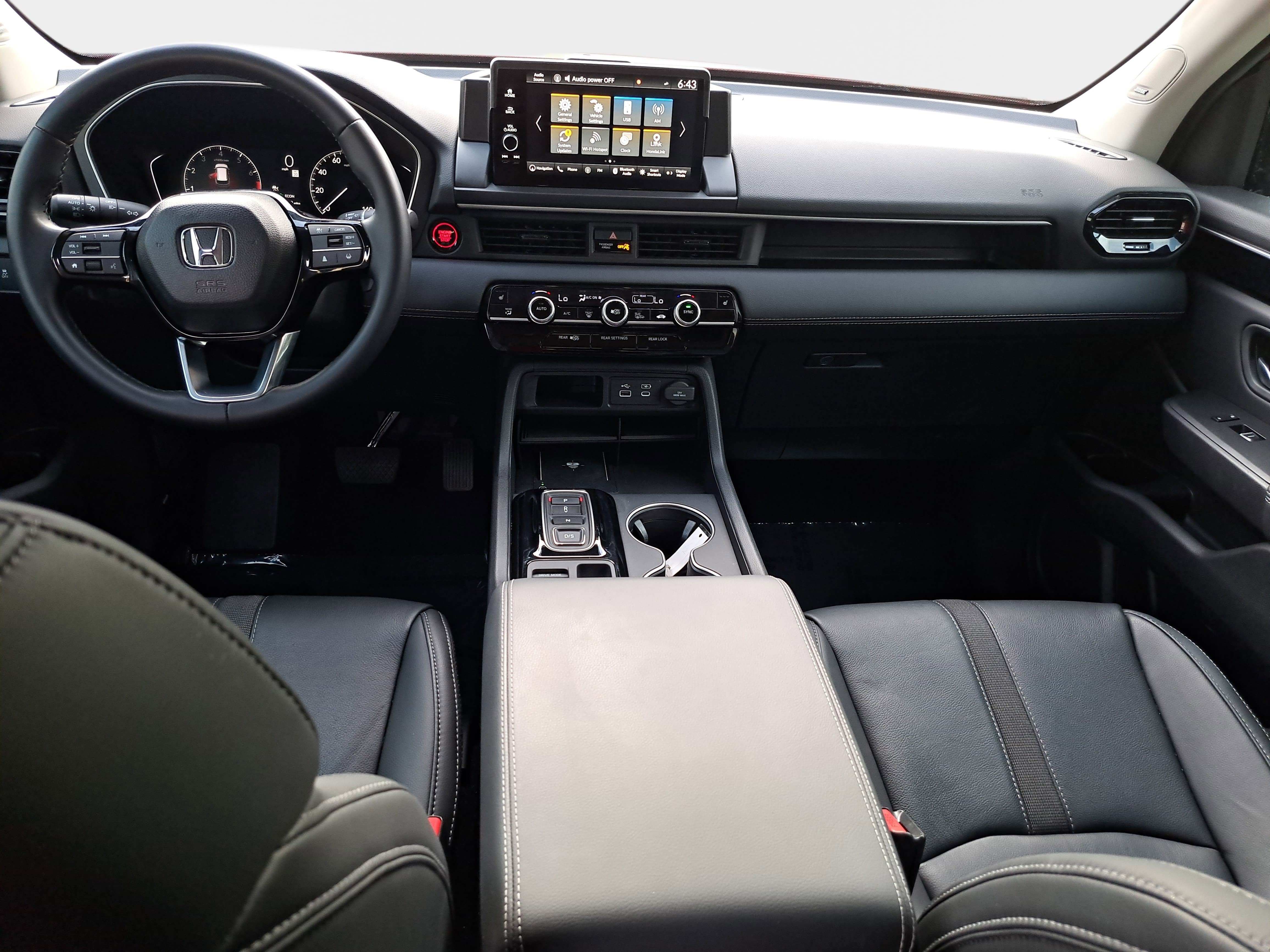 Used 2025 Honda Pilot Touring image 9