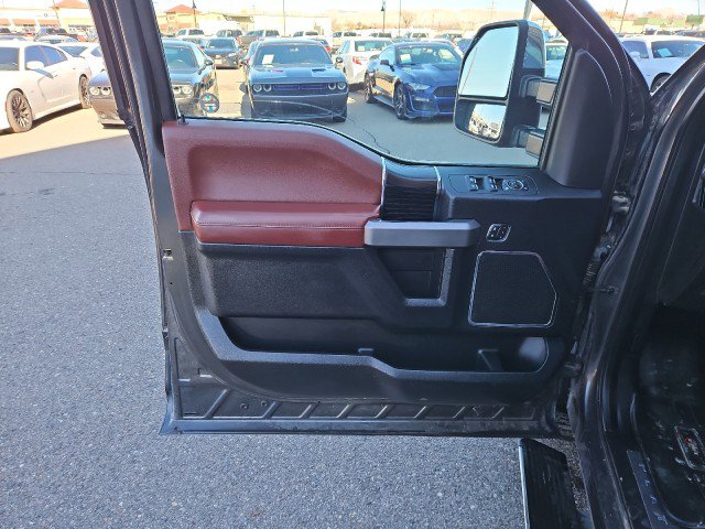 Used 2018 Ford F150 Platinum w/ Max Trailer Tow Package image 9