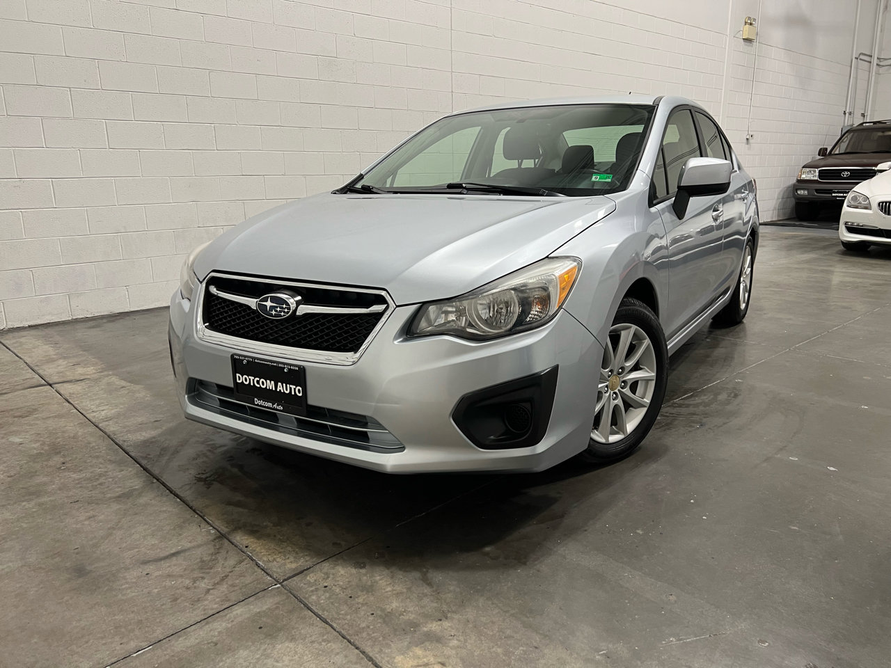 Used 2014 Subaru Impreza 2.0i Premium w/ All-Weather Package w/CVT image 2