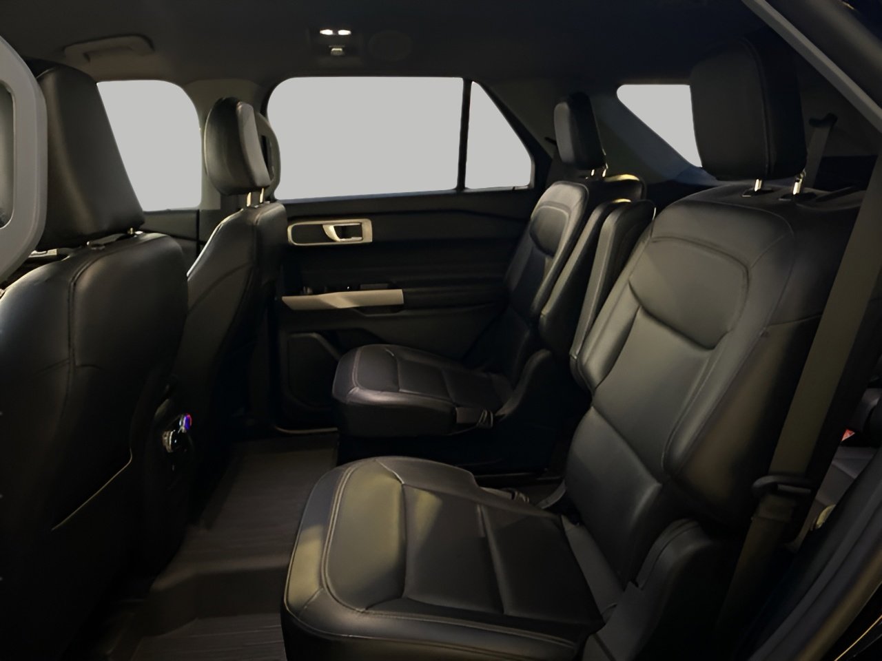 Certified 2023 Ford Explorer XLT w/ Equipment Group 202A image 10