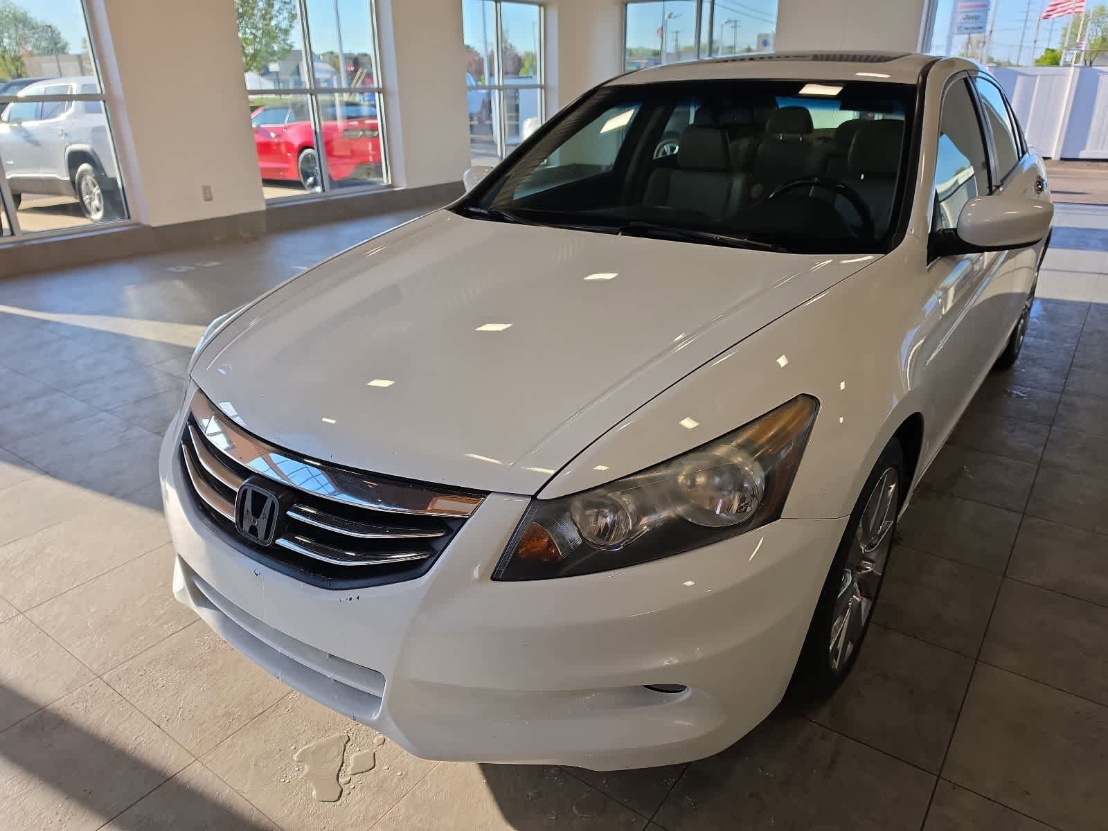Used 2011 Honda Accord EX-L image 2