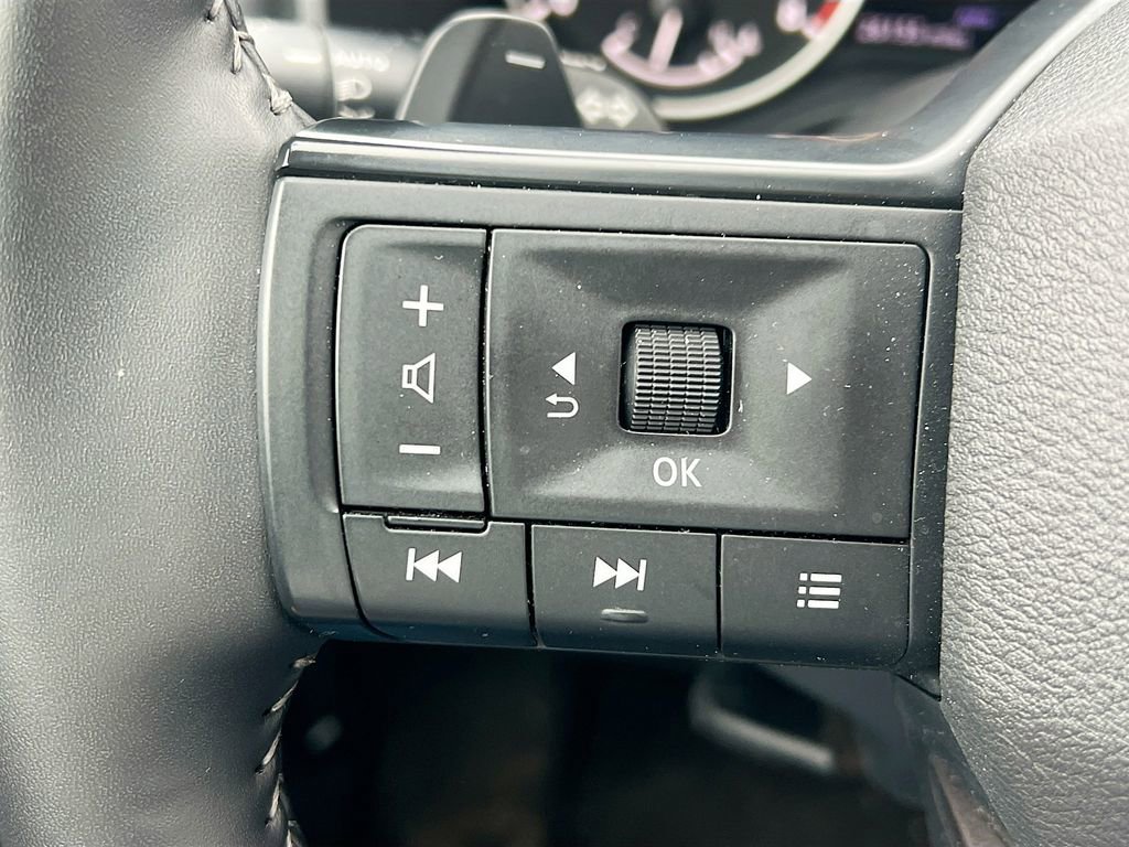 Used 2025 Nissan Rogue SV image 12