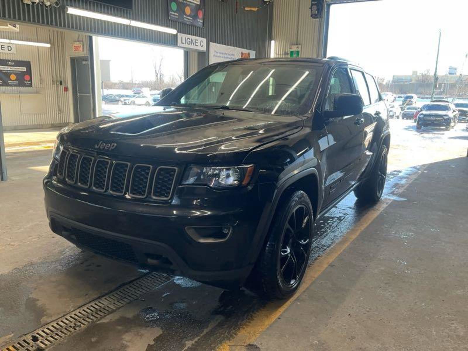Used 2017 Jeep Grand Cherokee Laredo 75th Anniversary image 1