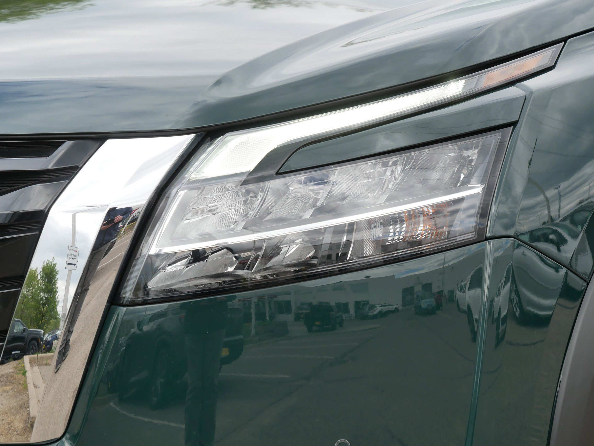 Certified 2023 Nissan Pathfinder SL w/ SL Premium Package AWD/4WD image 16