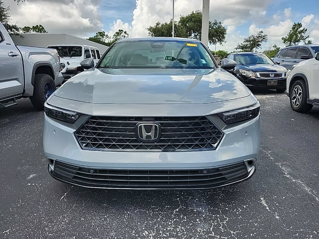 Used 2025 Honda Accord Touring image 9