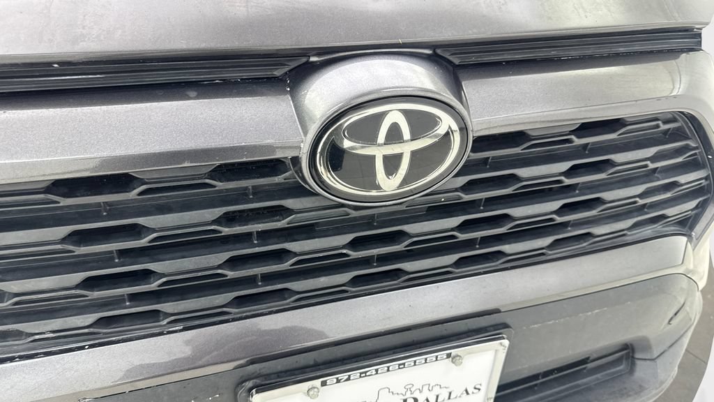 Used 2021 Toyota RAV4 LE FWD image 25