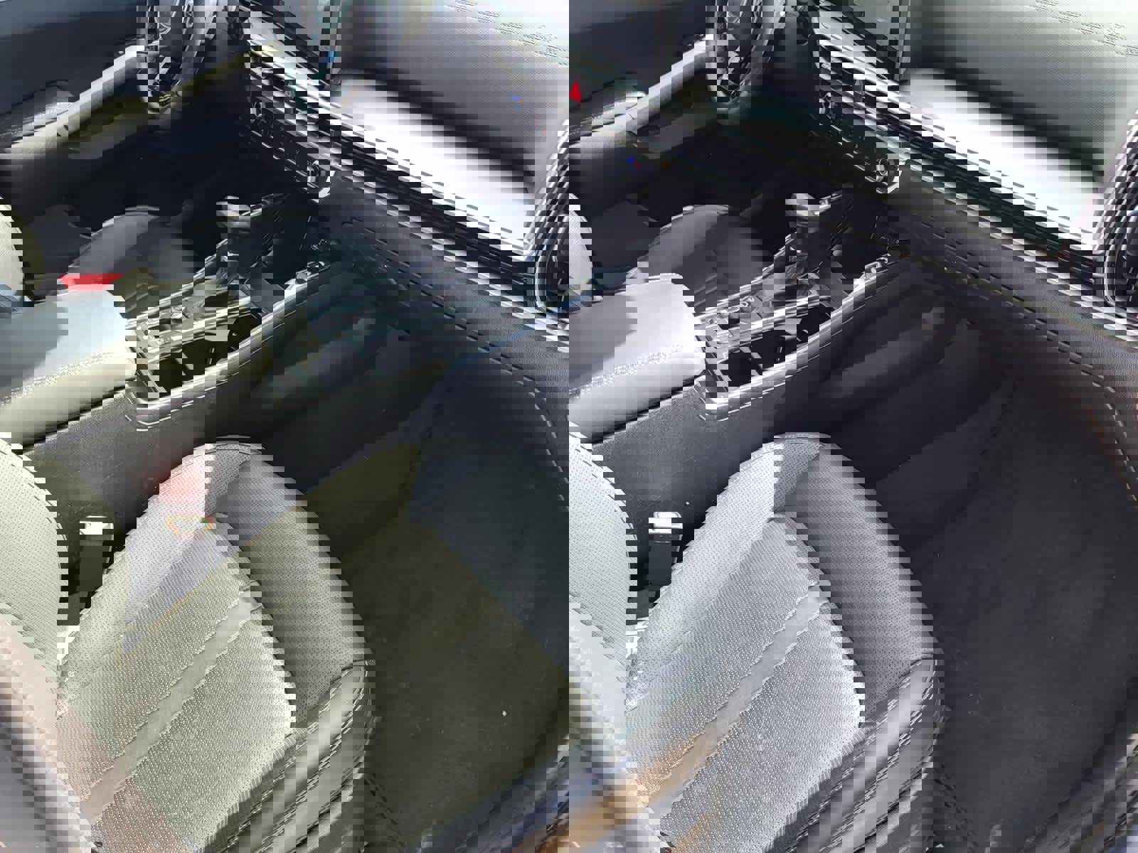 Used 2024 Kia Sorento S w/ Panoramic Sunroof Package image 9