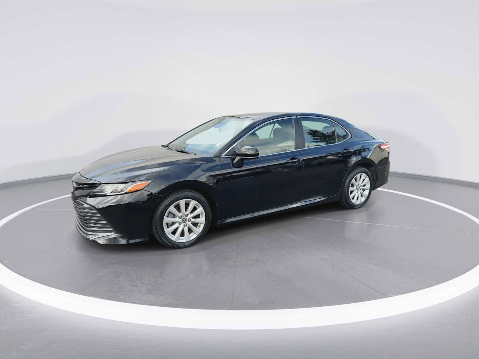 Certified 2018 Toyota Camry LE image 4