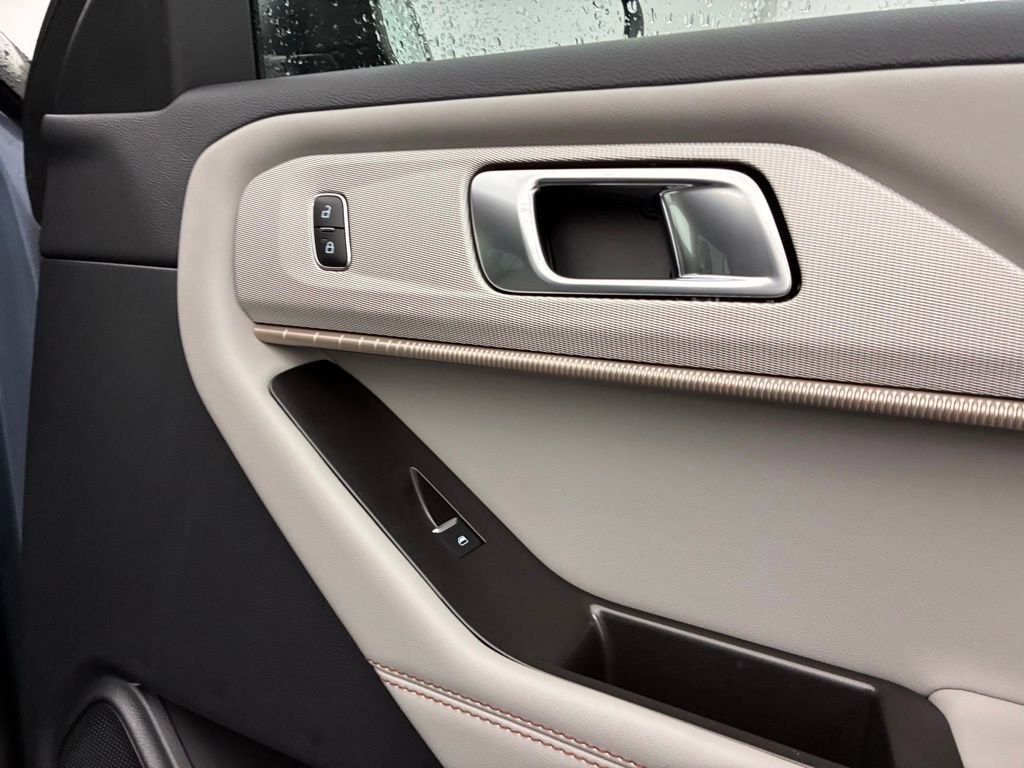 New 2026 Ford Explorer Active w/ Active Comfort Package image 24