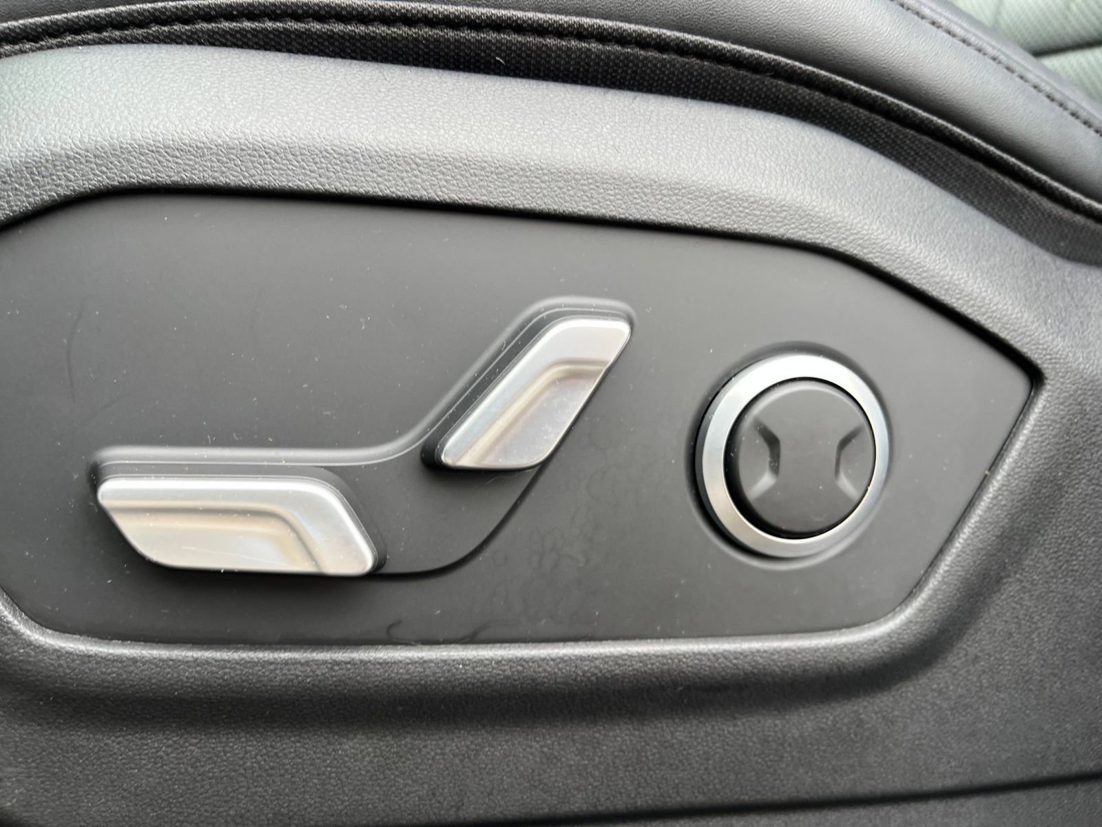 Used 2025 Hyundai Santa Fe SEL image 23