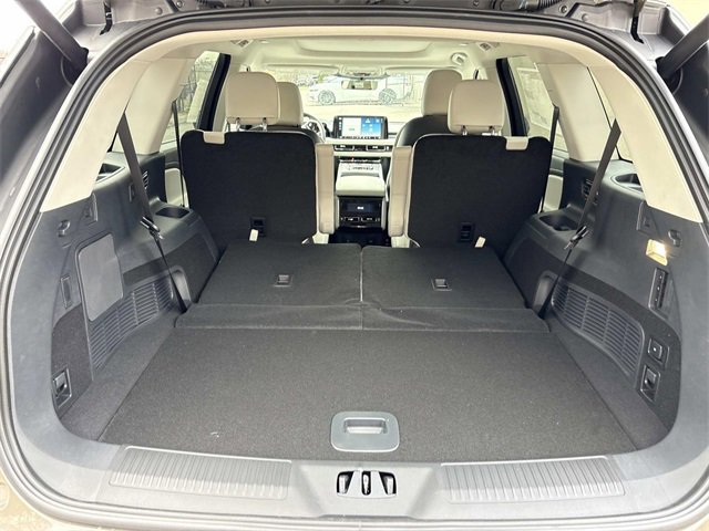 New 2026 Lincoln Aviator AWD image 12