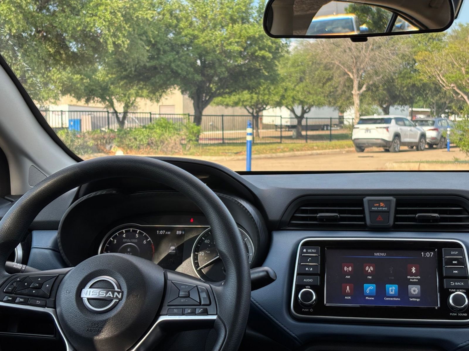 Used 2025 Nissan Versa SV image 34