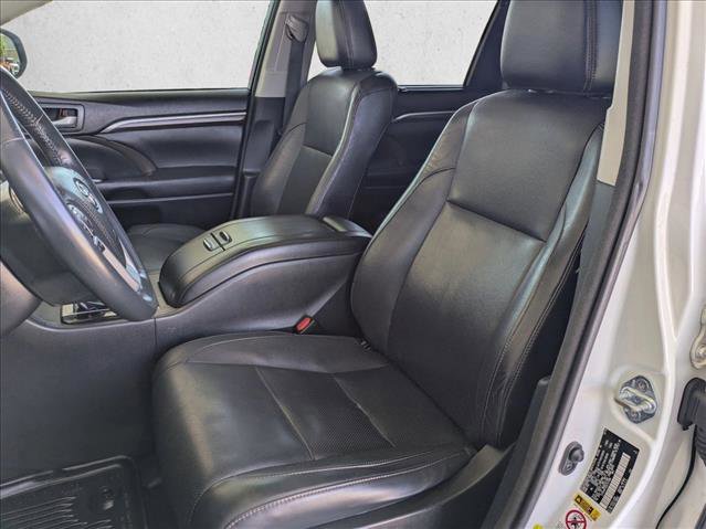 Used 2016 Toyota Highlander Limited image 17