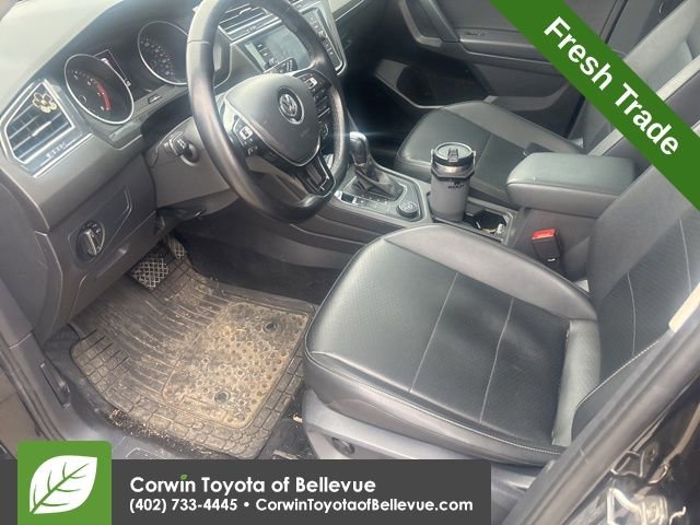 Used 2019 Volkswagen Tiguan SE w/ Panoramic Sunroof Package image 12