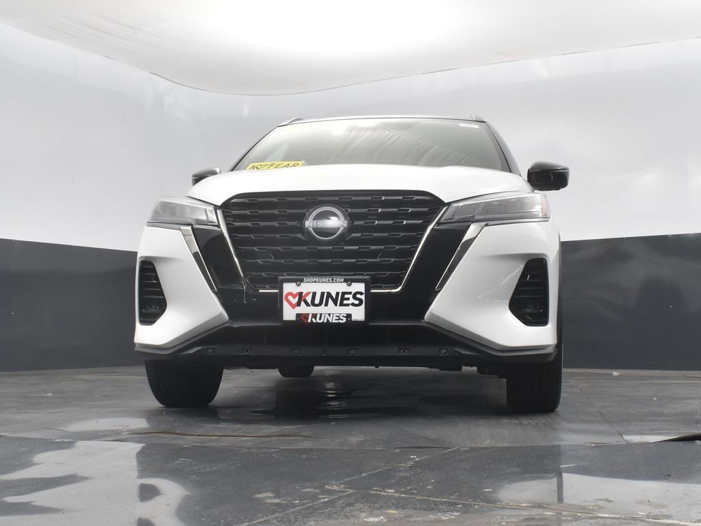 Used 2023 Nissan Kicks SR w/ SR Premium Package image 47