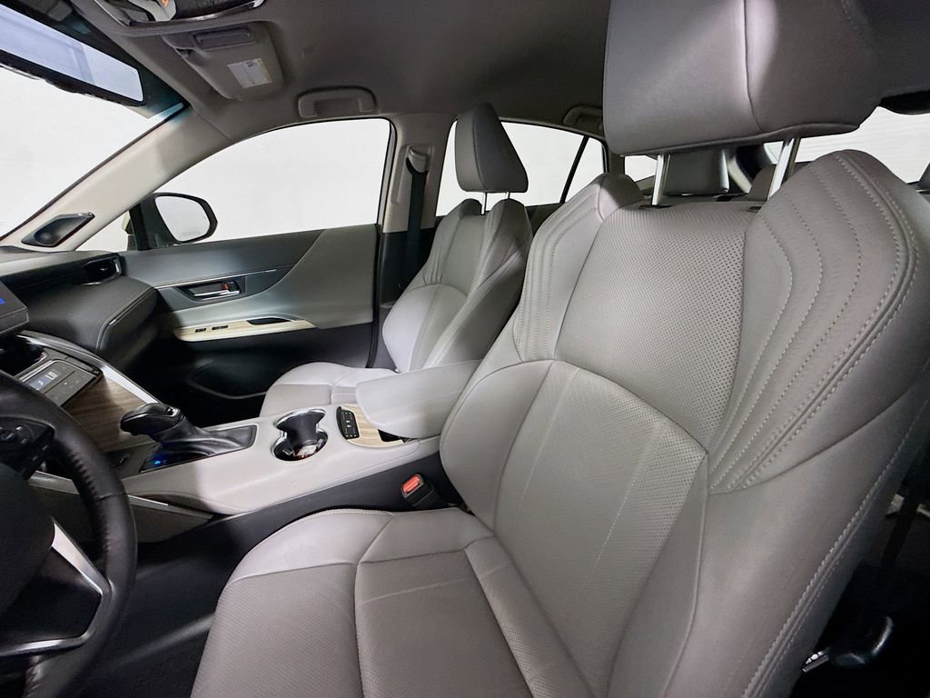 Certified 2023 Toyota Venza Limited AWD/4WD image 19