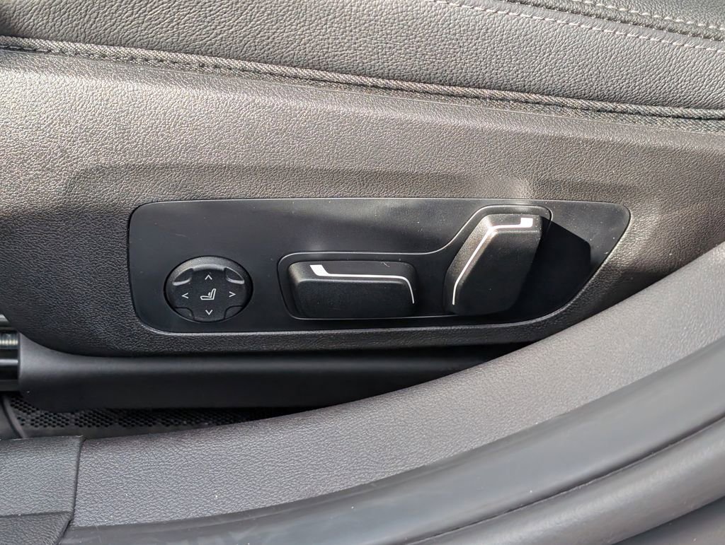 New 2026 BMW 330i xDrive Sedan w/ M Sport Package image 15