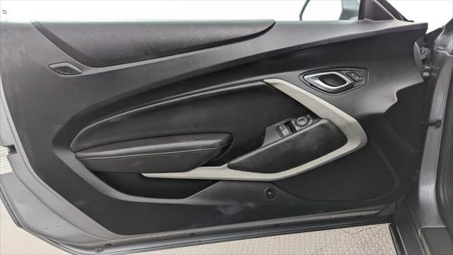 Used 2020 Chevrolet Camaro LT image 13