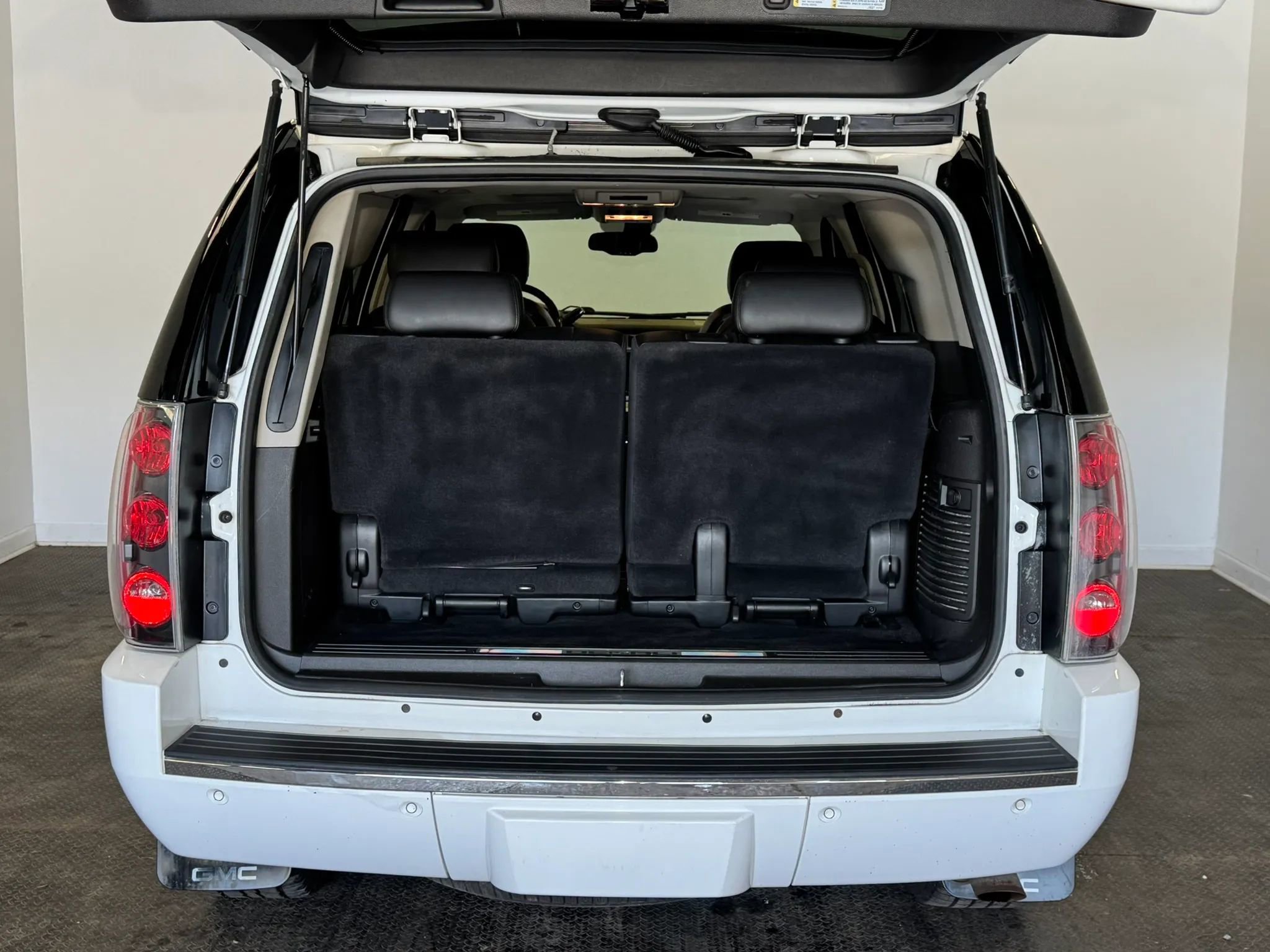 Used 2008 GMC Yukon Denali AWD/4WD image 34