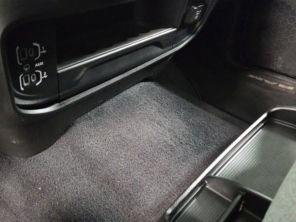 Used 2024 RAM 3500 Tradesman w/ Chrome Appearance Group image 22