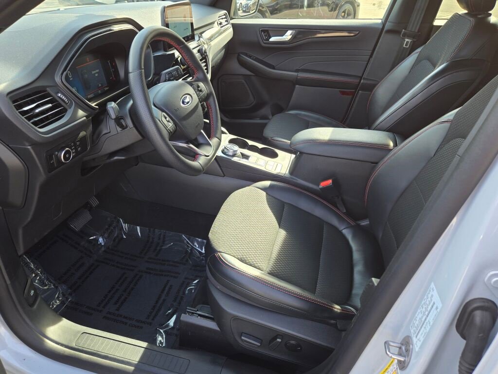 Used 2025 Ford Escape ST-Line Select image 19