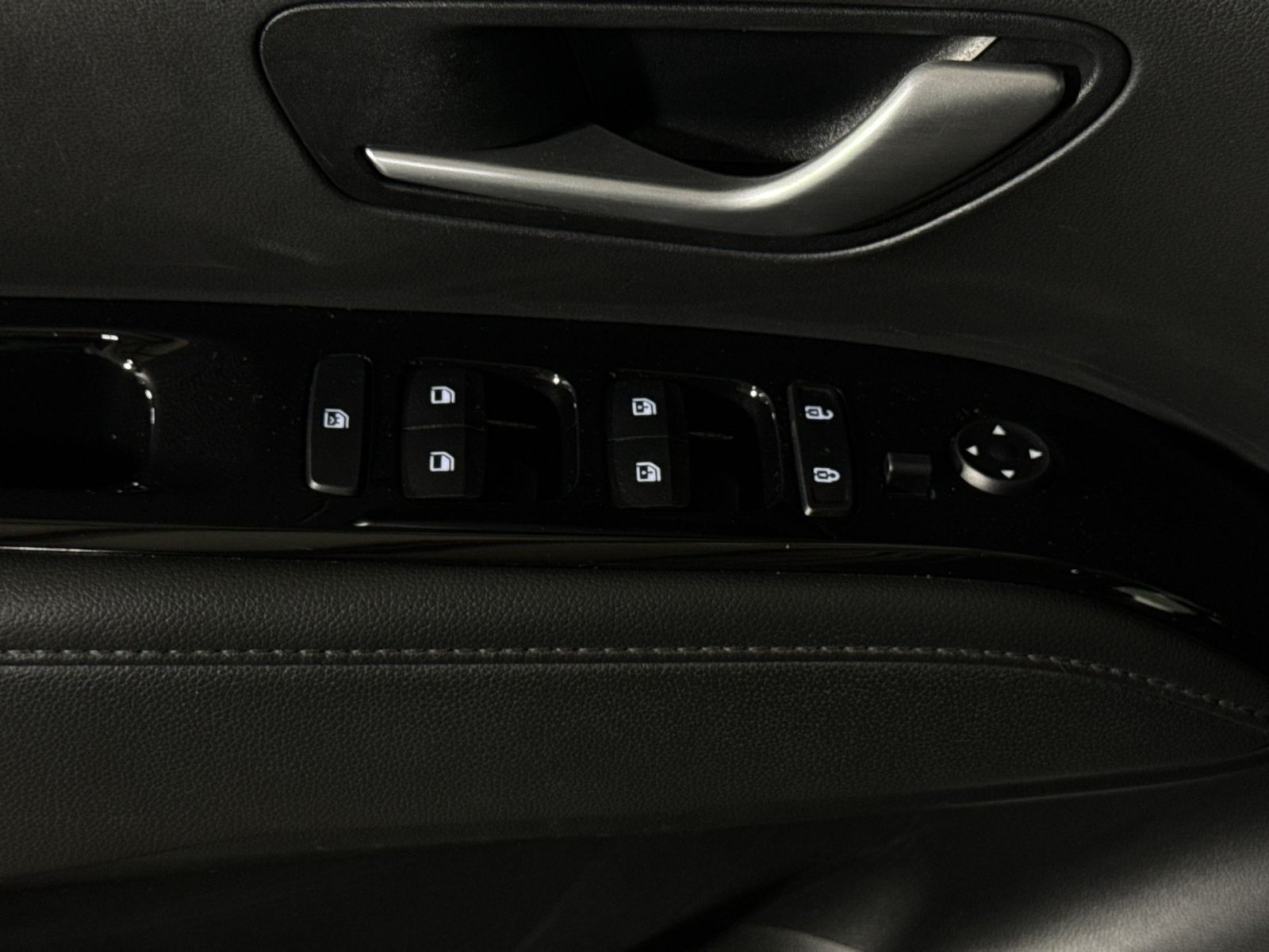 Used 2023 Hyundai Tucson Limited AWD/4WD image 19