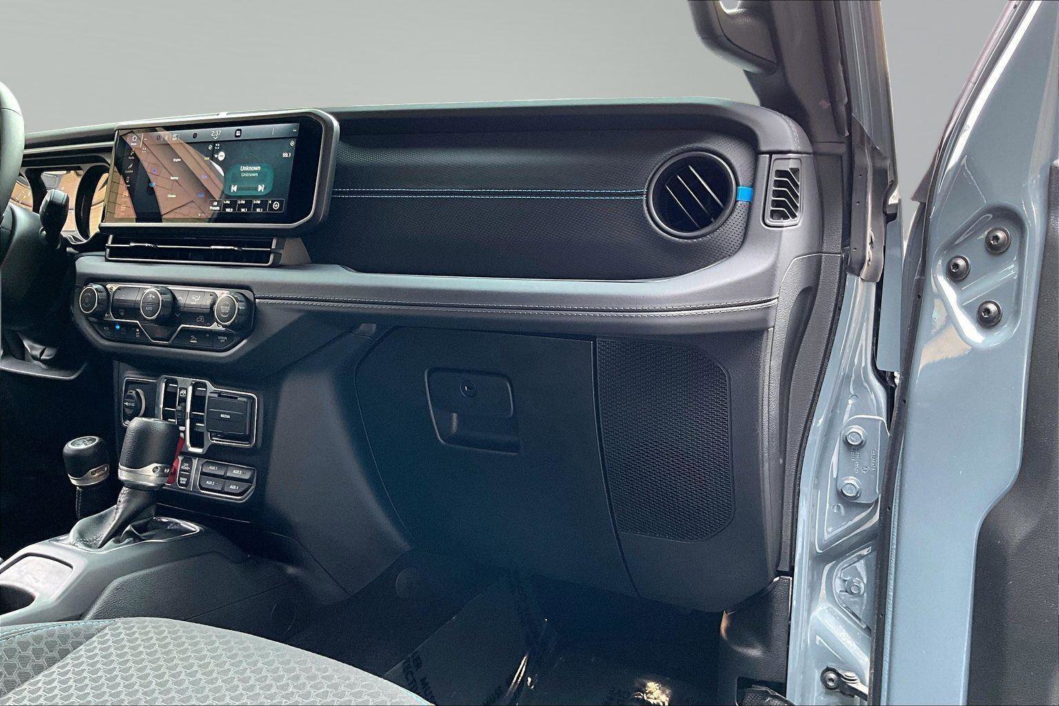 Used 2025 Jeep Wrangler Unlimited Rubicon 4xe image 18