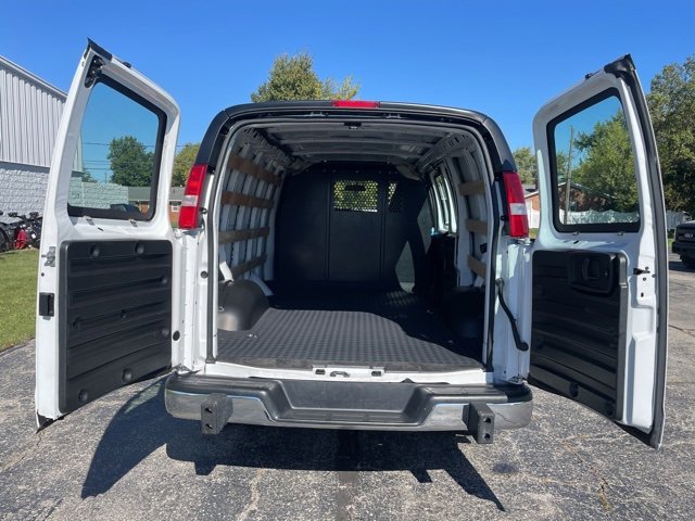 Used 2024 Chevrolet Express 2500 w/ Driver Convenience Package image 12