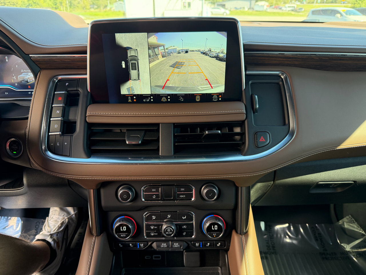 Used 2024 Chevrolet Tahoe High Country w/ Advanced Technology Package image 39
