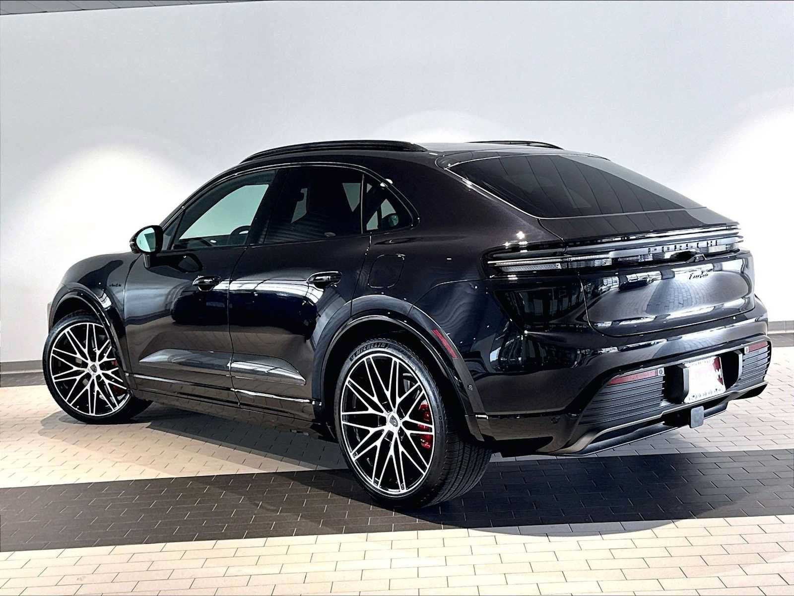 New 2026 Porsche Macan Turbo Electric AWD/4WD image 3