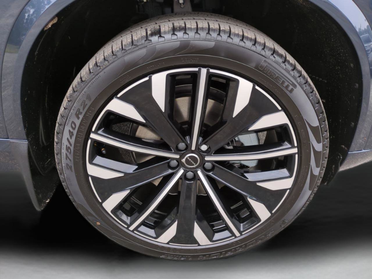 New 2026 Volvo XC90 B6 Ultra w/ Lounge Package image 11