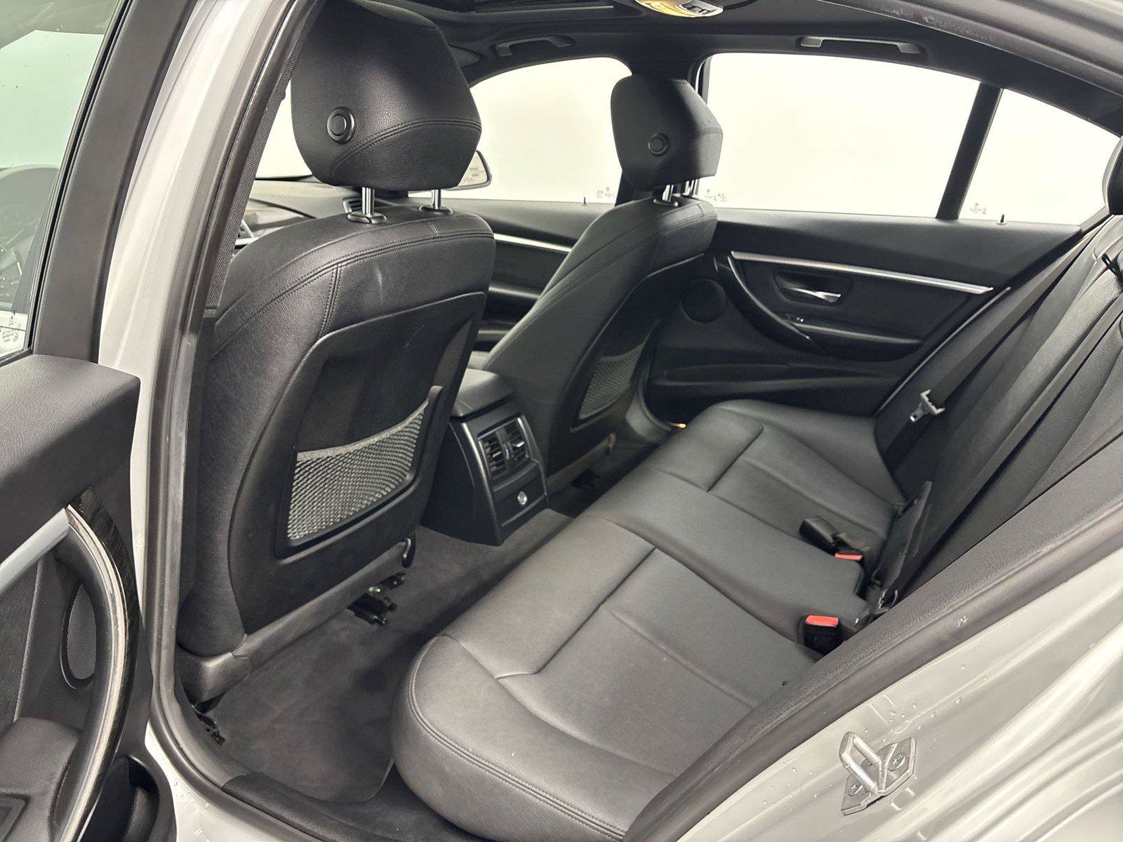 Used 2018 BMW 328d Sedan RWD image 29