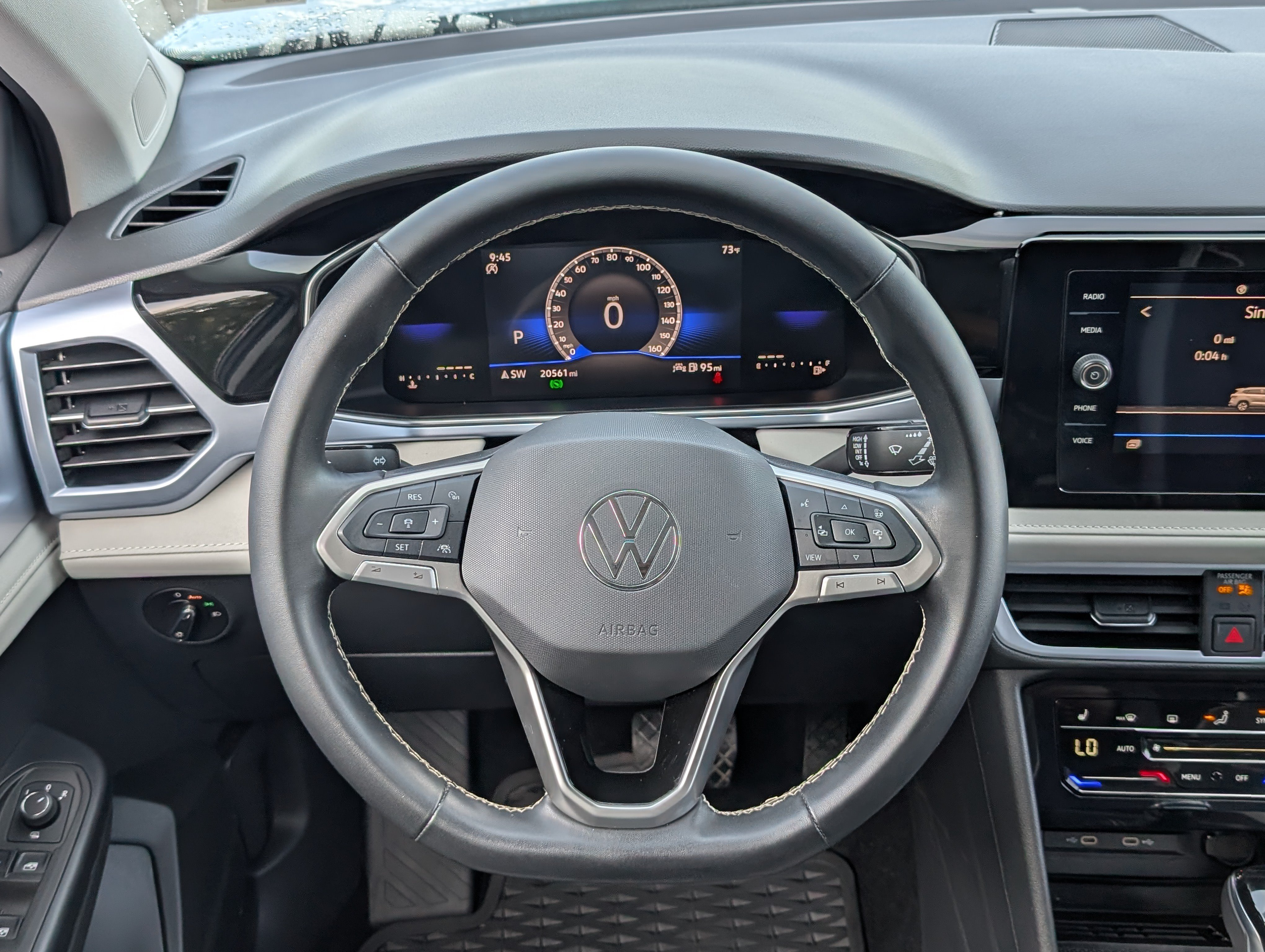 Used 2025 Volkswagen Taos SE FWD image 23